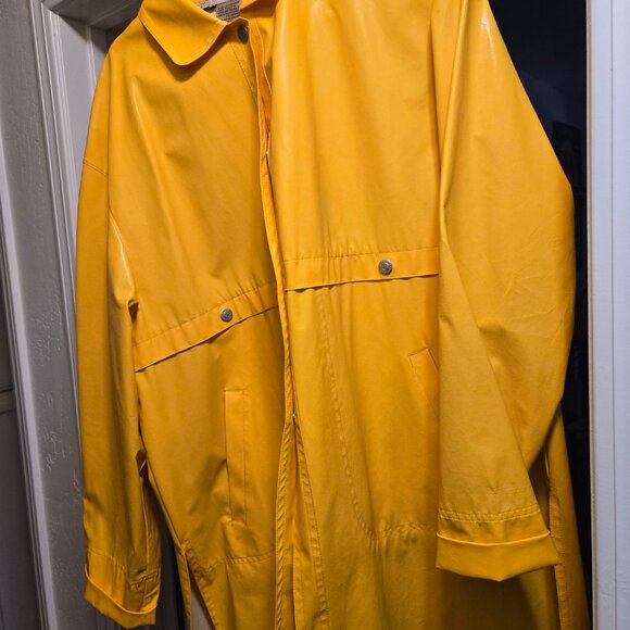 Vintage unisex yellow raincoat. - Picture 2 of 4